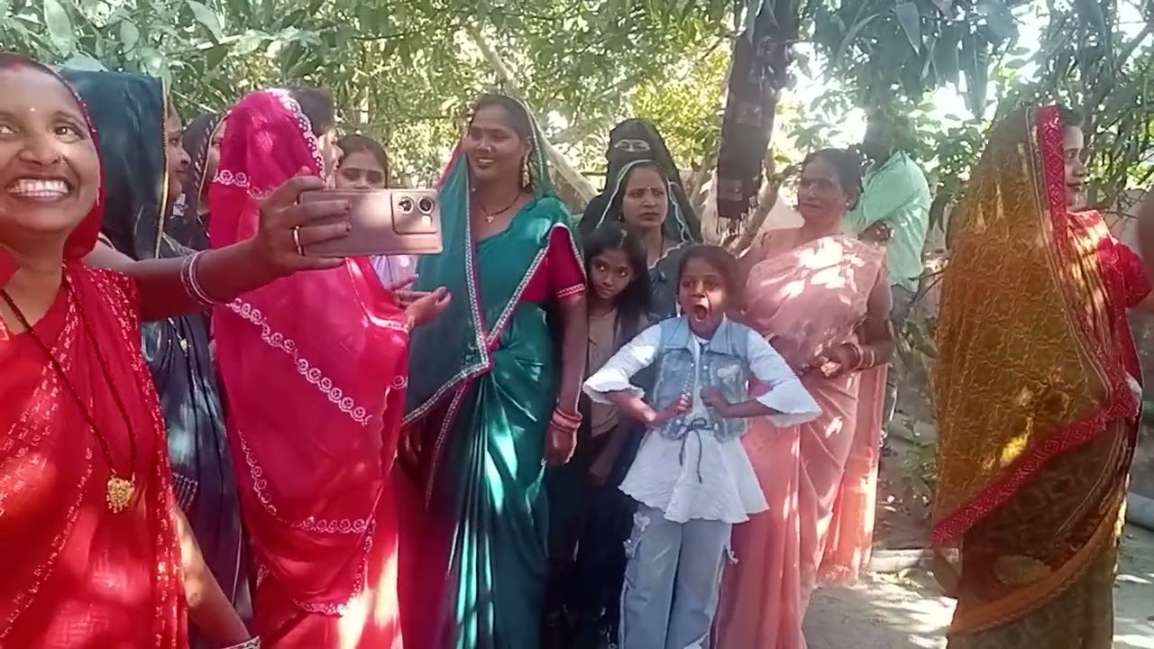 राजकुमारी बर्मा हम सुमन दीदी के घर पर ब्लाक video बनाए गए हैं आप लोगों को कैसा लगा 