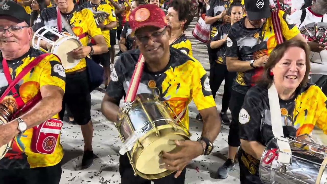 Bateria da Estácio de Sá no ensaio técnico para o carnaval 2024