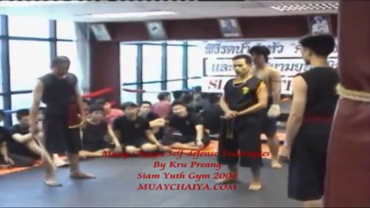 Muay Thai Chaiya Self Defense techniques by Kru Praeng