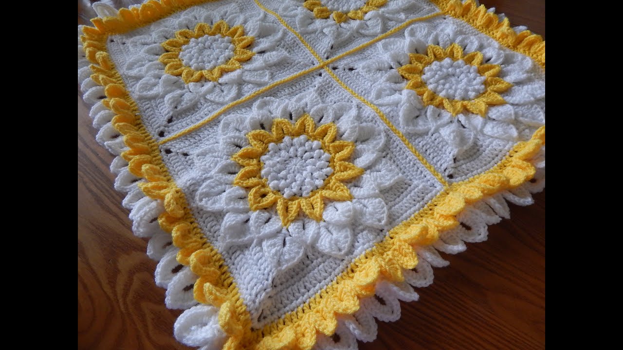 Flor Crochet en Cuadro de 12 Pétalos 1 de 2 (cc)