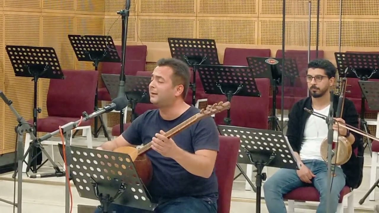 NAZMİ AKKUŞ - GÜLLÜK DAĞININ BAŞINDA KOYUN YAYILIR(GURBET HAVASI) & ARDIÇ ARASINDA BİTEN NANELER