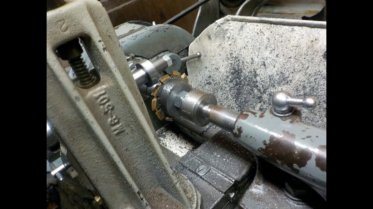 Cutting 44T and 24T Gears Using The Short Arbor Supported With The Tail Stock