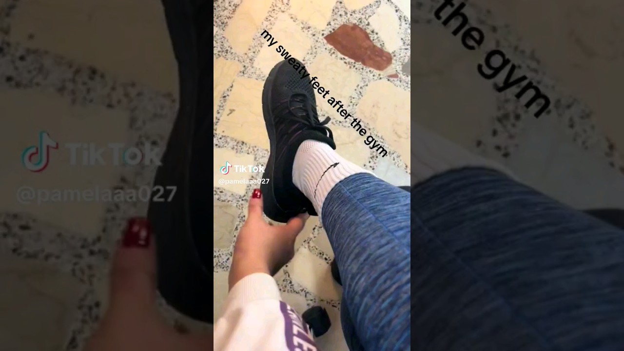 some girls in leg day #gymlife #gym #legday #workout #workouts #sockshorts #socks #sneaker #girl