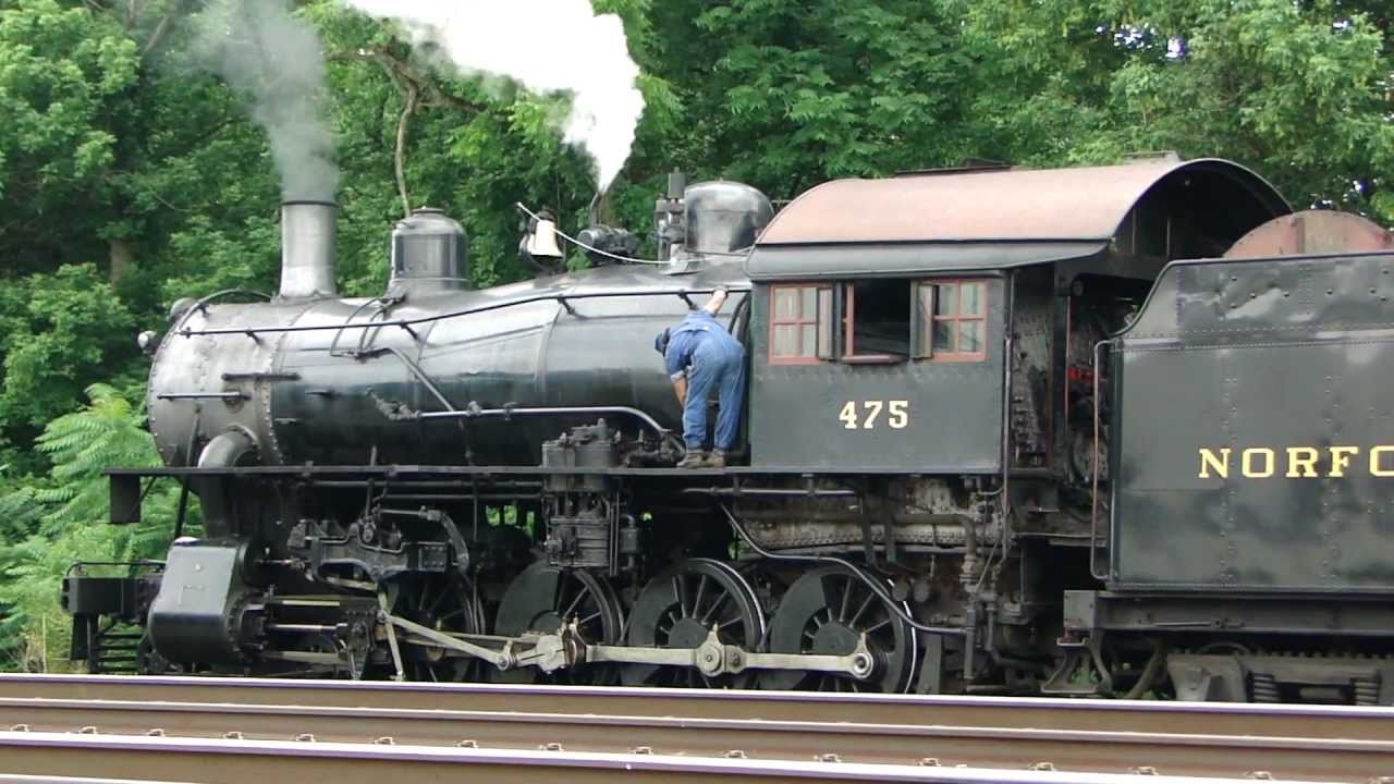 Strasburg Steam Engine & Amtrak GP38H-3