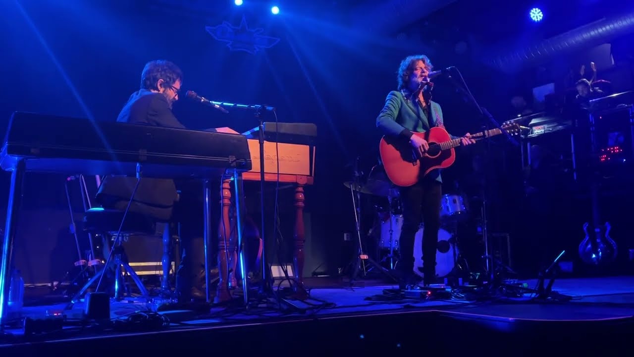QUIQUE GONZALEZ & RAUL BERNAL - Algo Me Aleja De Ti (Live Sevilla 2024)