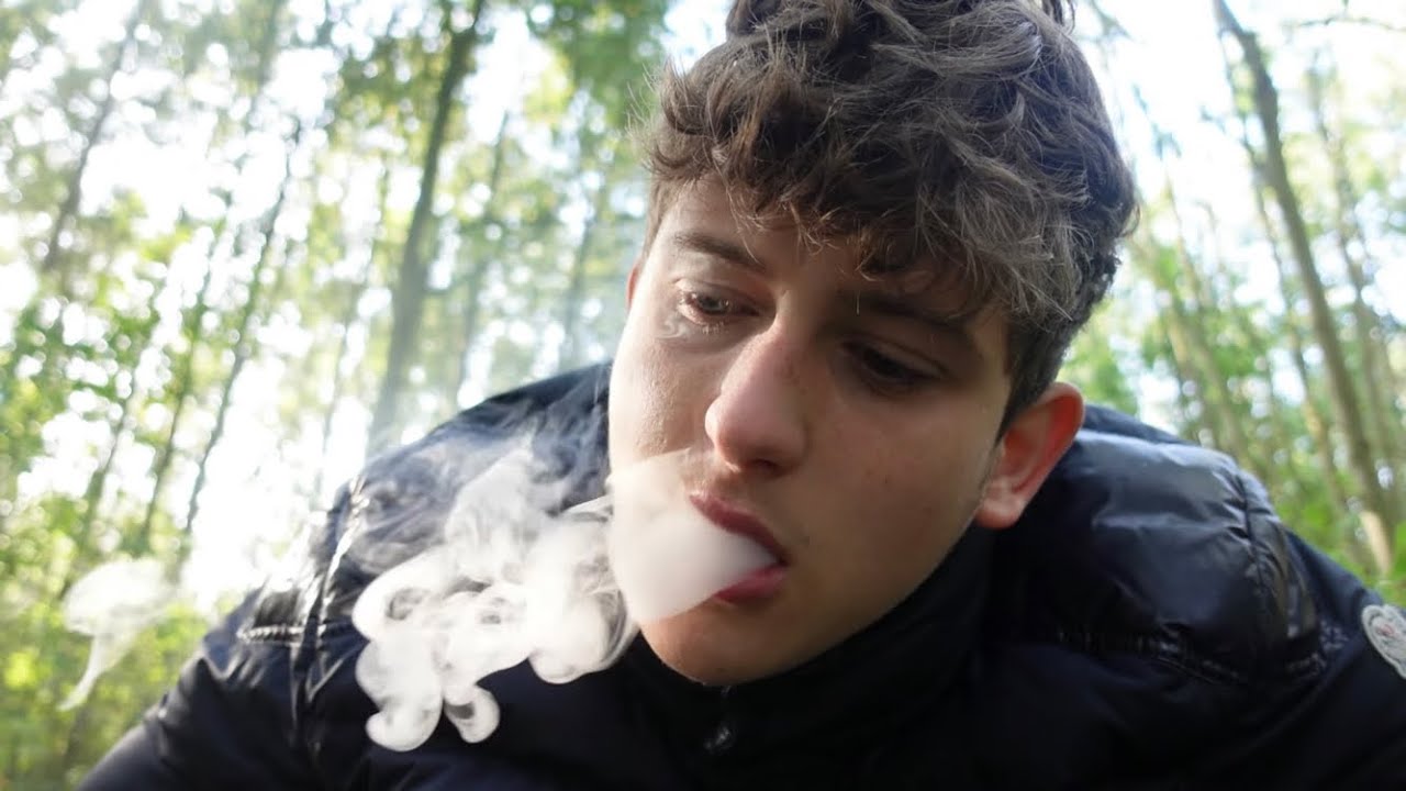 ASMR Vaping In Public ( Big Clouds )