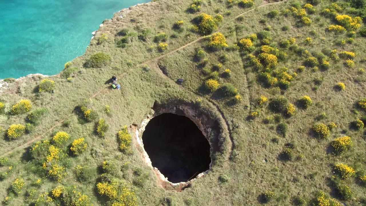 Salento - Faraglioni Sant'Andrea e Grotta sfondata