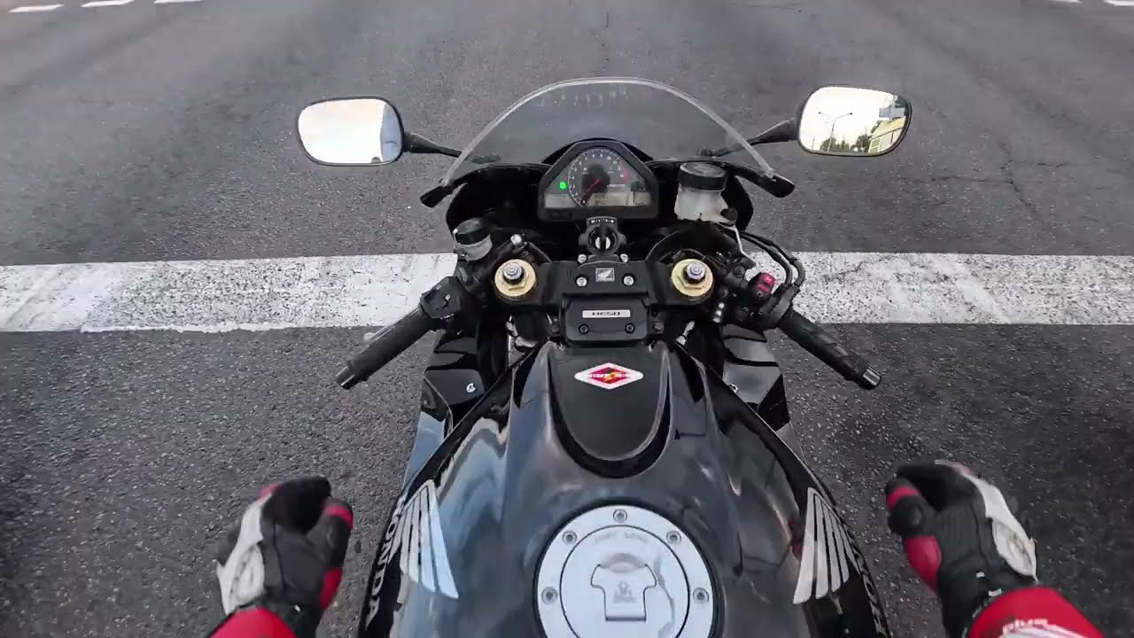 Honda CBR 1000RR SC57 vs CBR 1000RR SC57