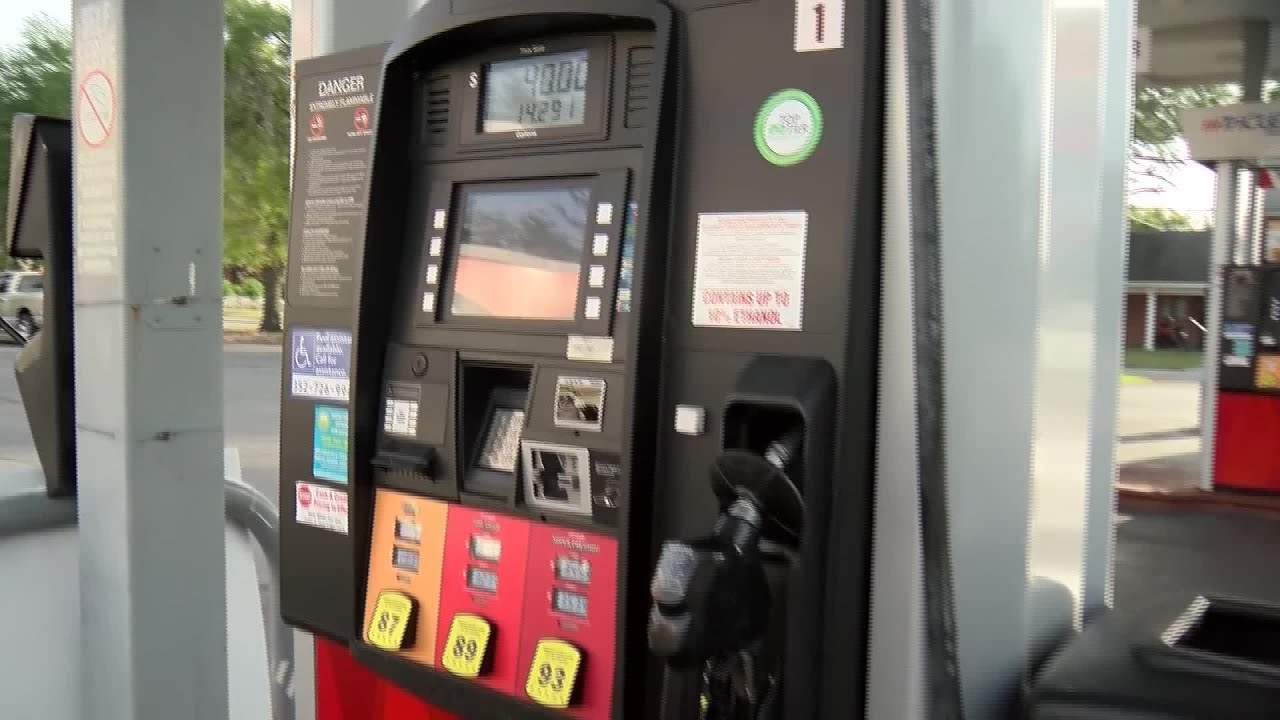 Clerk rescues kidnap victim after attack