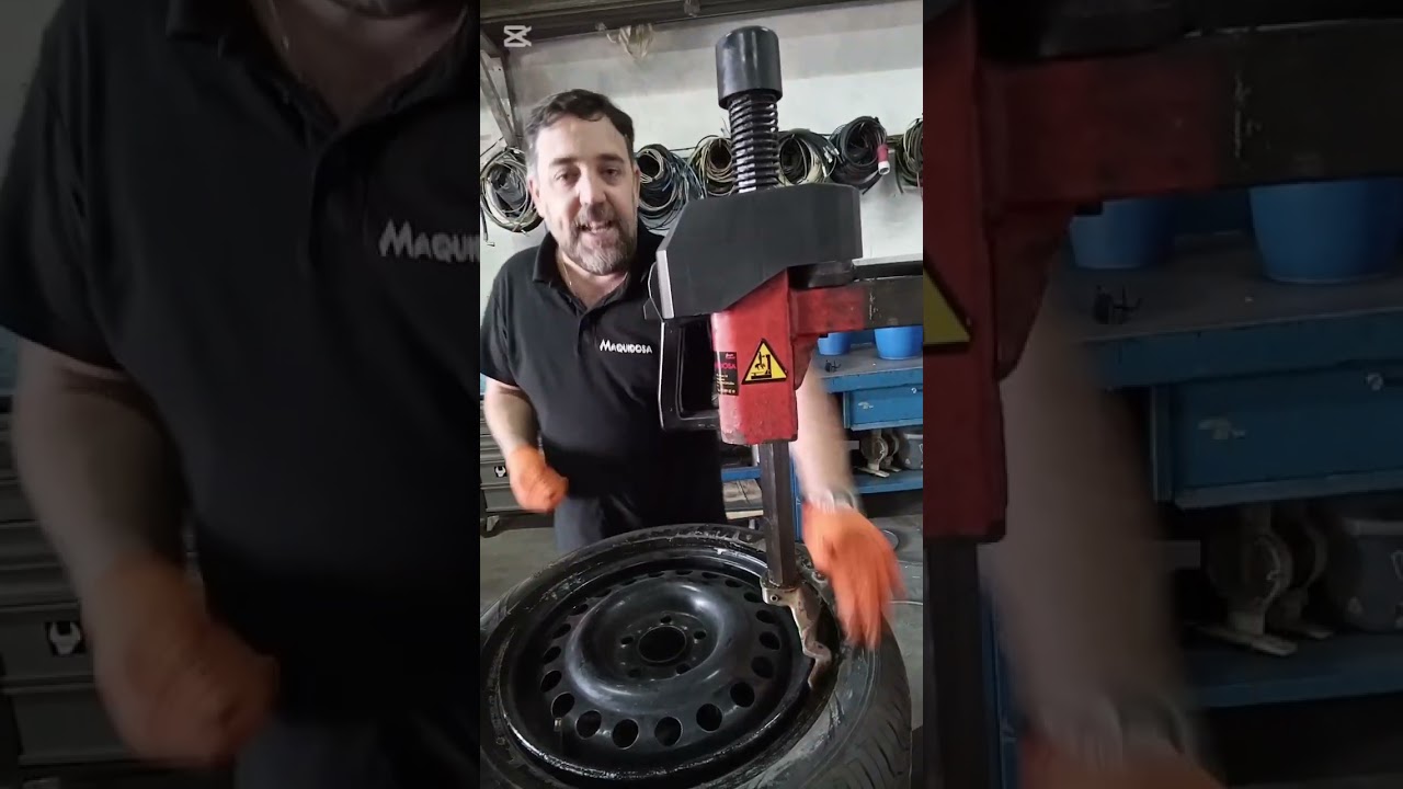 como montar y desmontar ruedas. how to mount and remove tyres. con nuestro amigo @snakegarage_