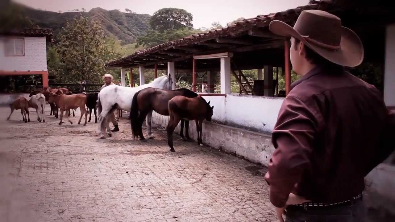 AMOR SECRETO MEDIOMETRAJE COLOMBIANO