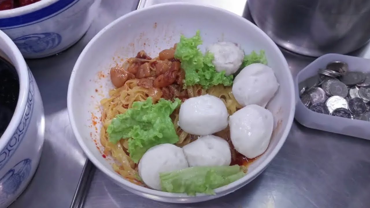 Open 3 hrs only! Michelin Award Fish Ball Noodles Master - Singapore Street Food
