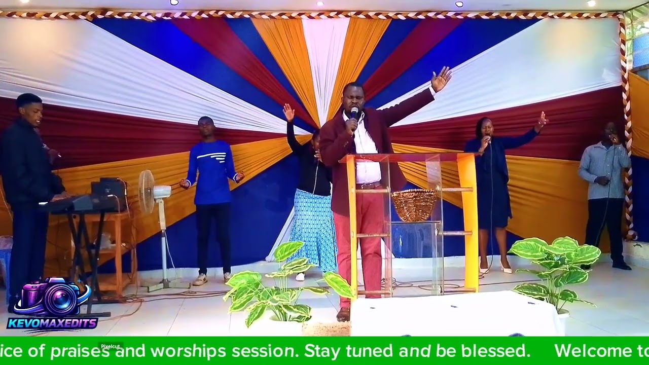 Praise and worship //Brother Doughlas on the mic.