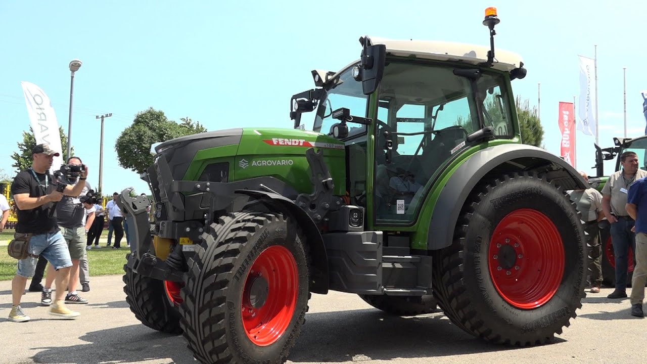 Megérkezett az első szériában gyártott elektromos traktor