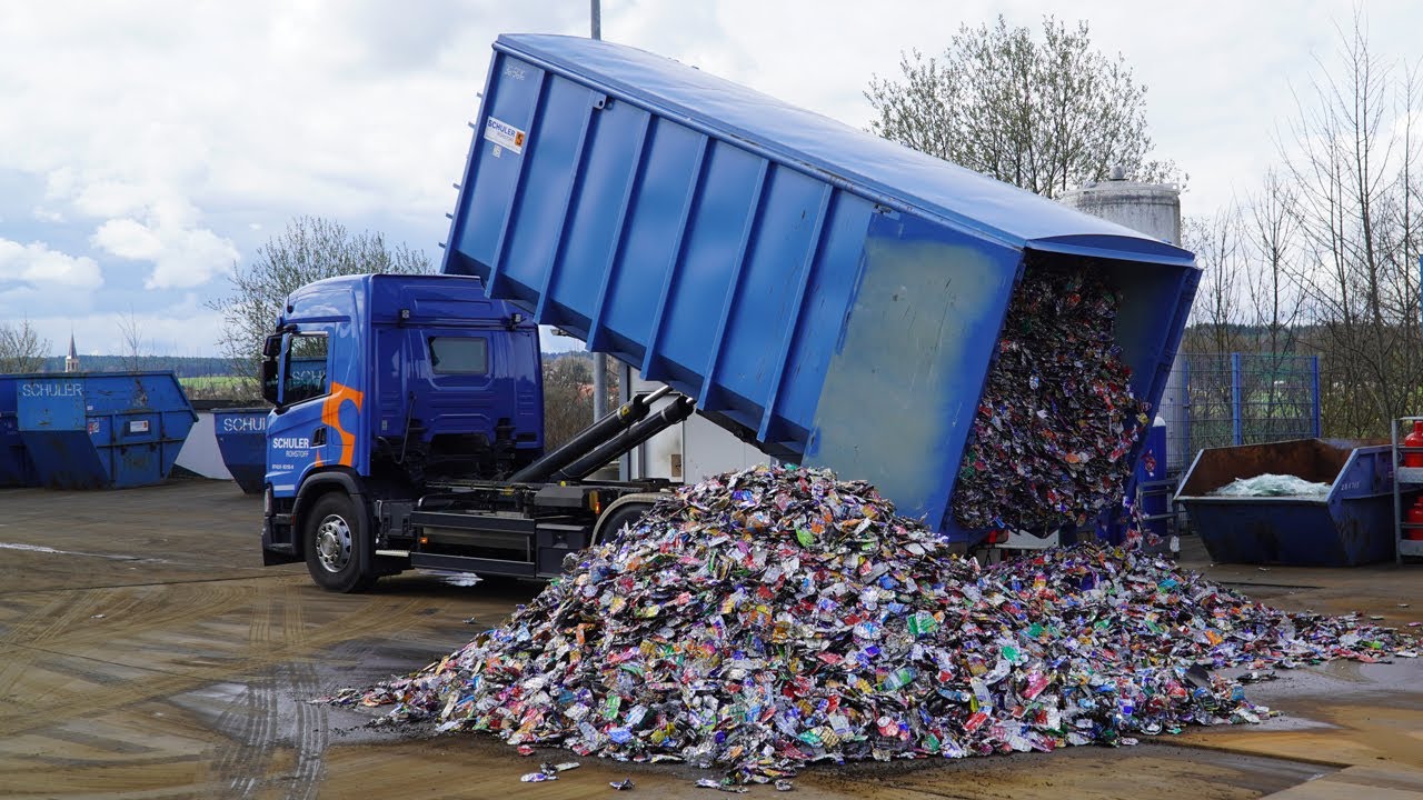 MEILLER Absetz- und Abrollkipper beim Entsorgungsbetrieb Schuler Rohstoff GmbH (4K/UHD)