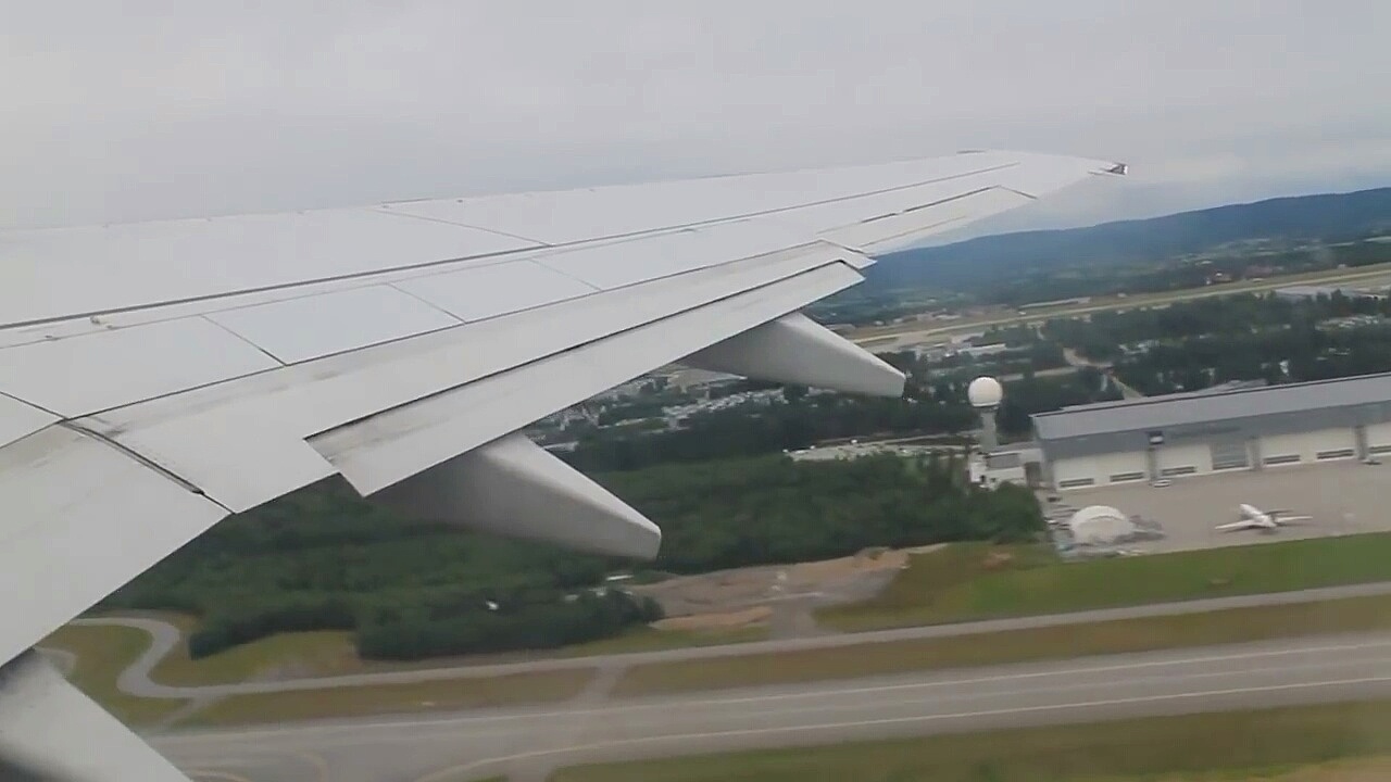 SAS Scandinavian Airlines SK4031 737-700 Oslo-Stavanger Full Flight