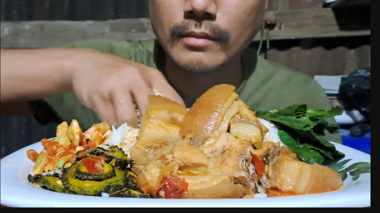 Huge Amount of  Pork with Bitter Gourd, Stinky Beans and Cabbage || Village Food @FoodieManMJ