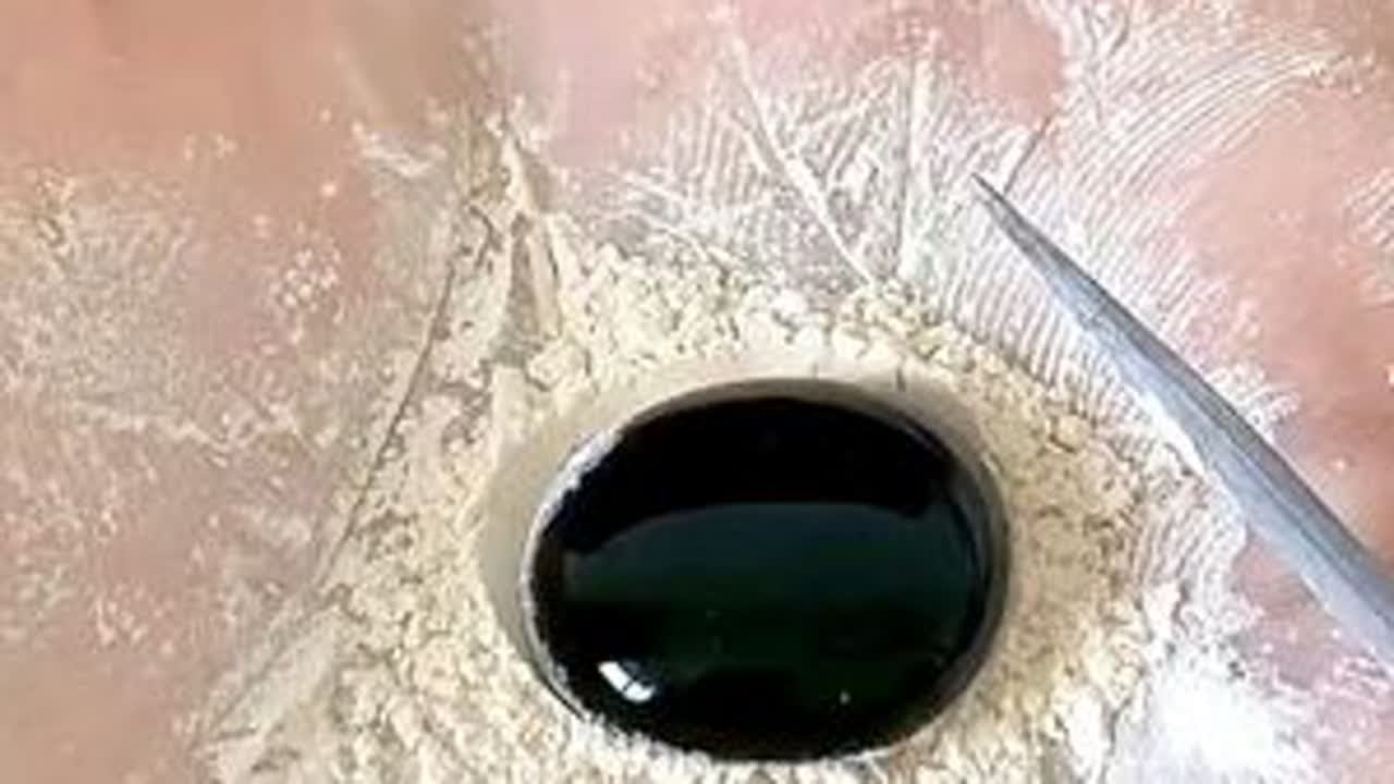 身为犯罪天才的我，居然穿成了知名刑警的妹妹，为了遏制自己想犯罪的心理，只能通过柯南动画来获得满足，结果居然有人在我眼皮底下噶人。