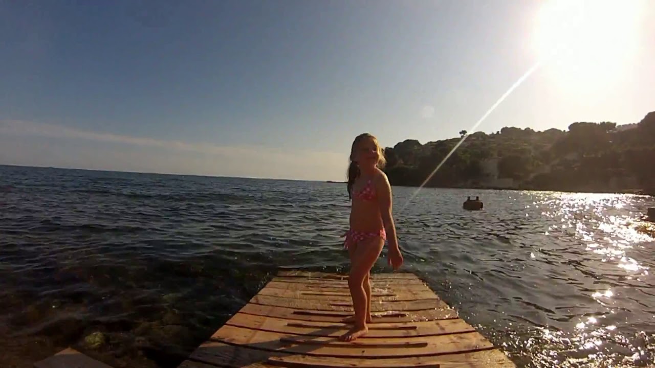 location vacances  villa les pieds dans l'eau et bateau youtube