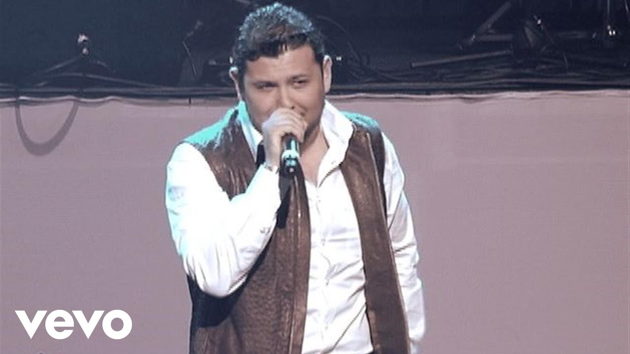 Roberto Tapia - Me Duele (En Vivo Nokia Theater Los Angeles 2010)