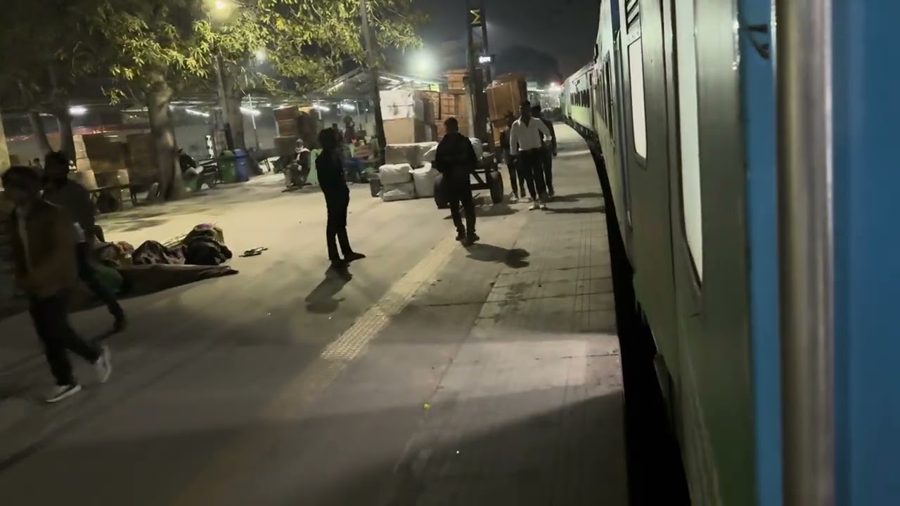 12091 kathgodam Janshatabdi express departing Moradabad railway station 