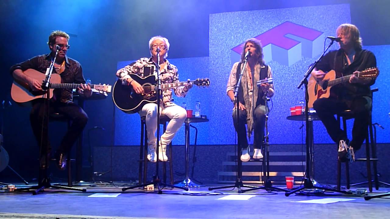 Foreigner - The Flame Still Burns (Acoustic) - Shepherds Bush Empire, London -  April 2014