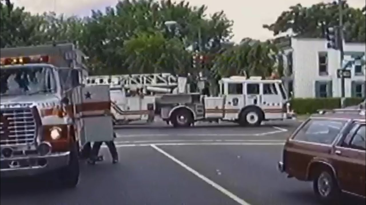 DCFD vintage apparatus responding in the 1990’s