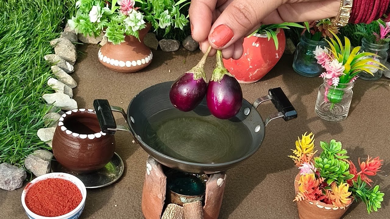 Mini kitchen mein bharwa baingan ki recipe                मिनी किचन में भरवा बैंगन की रेसिपी 😋😋😋