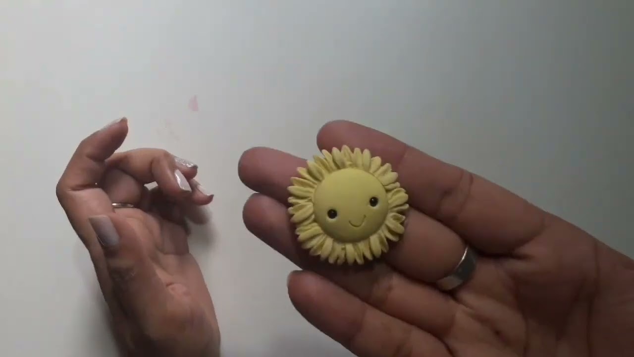 Escarapela en porcelana fría. Modelo N° 1 
