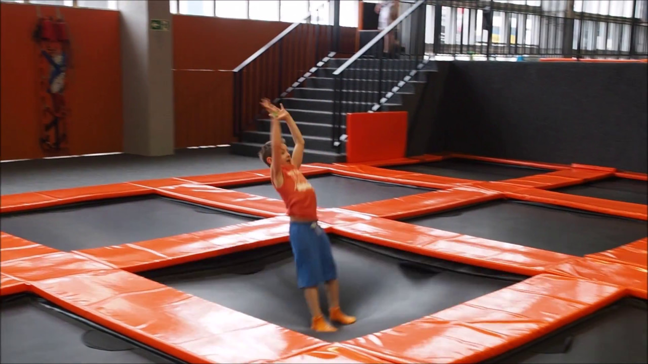 Park Trampolin Gdańsk JumpCity Adasia akrobacje i świetna zabawa :-)