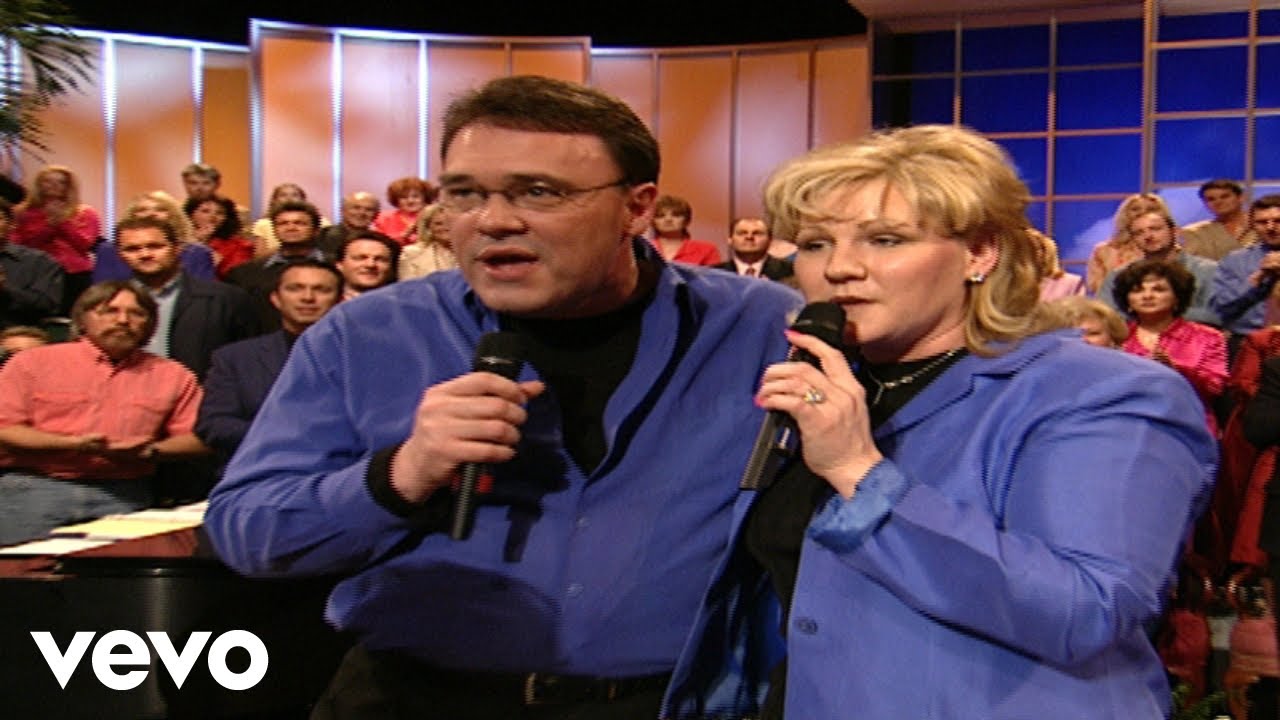 Bill & Gloria Gaither - On the Road to Emmaus [Live] ft. The Steeles