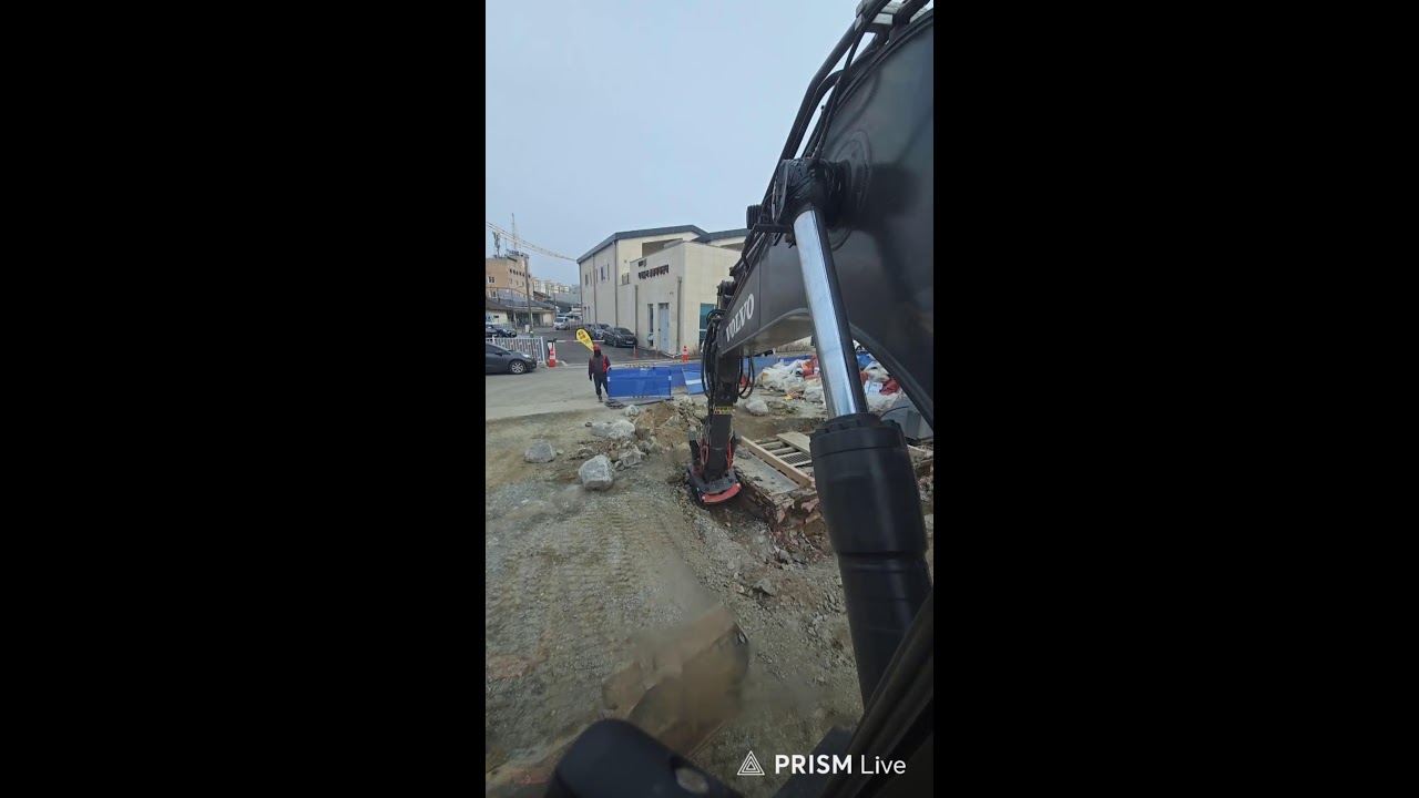 안녕하세요 마구파구입니다.
굴착기 작업하면서 시청자와 소통하는 라이브방송 입니다.