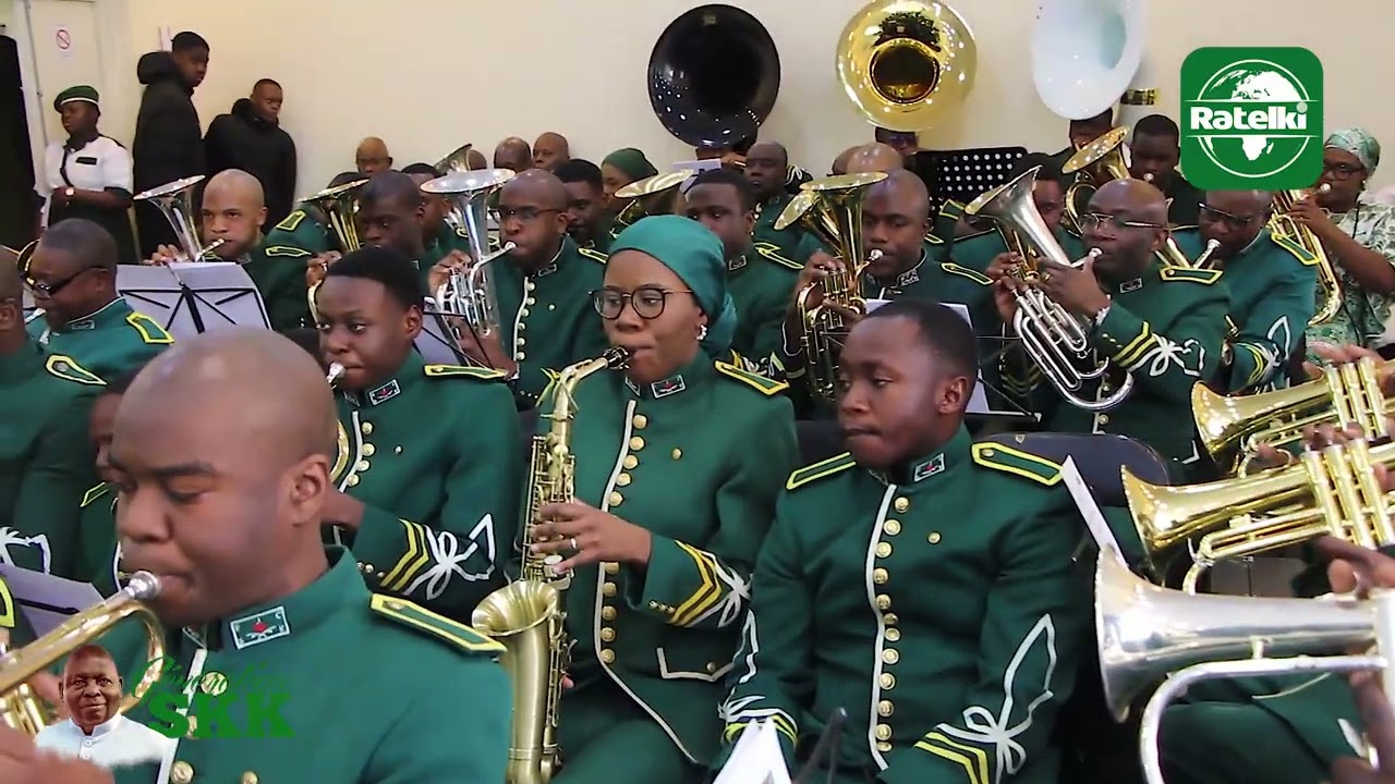 E NZAMBIAME MFUMU UNGUILA DO  -  FAKI PARIS DN