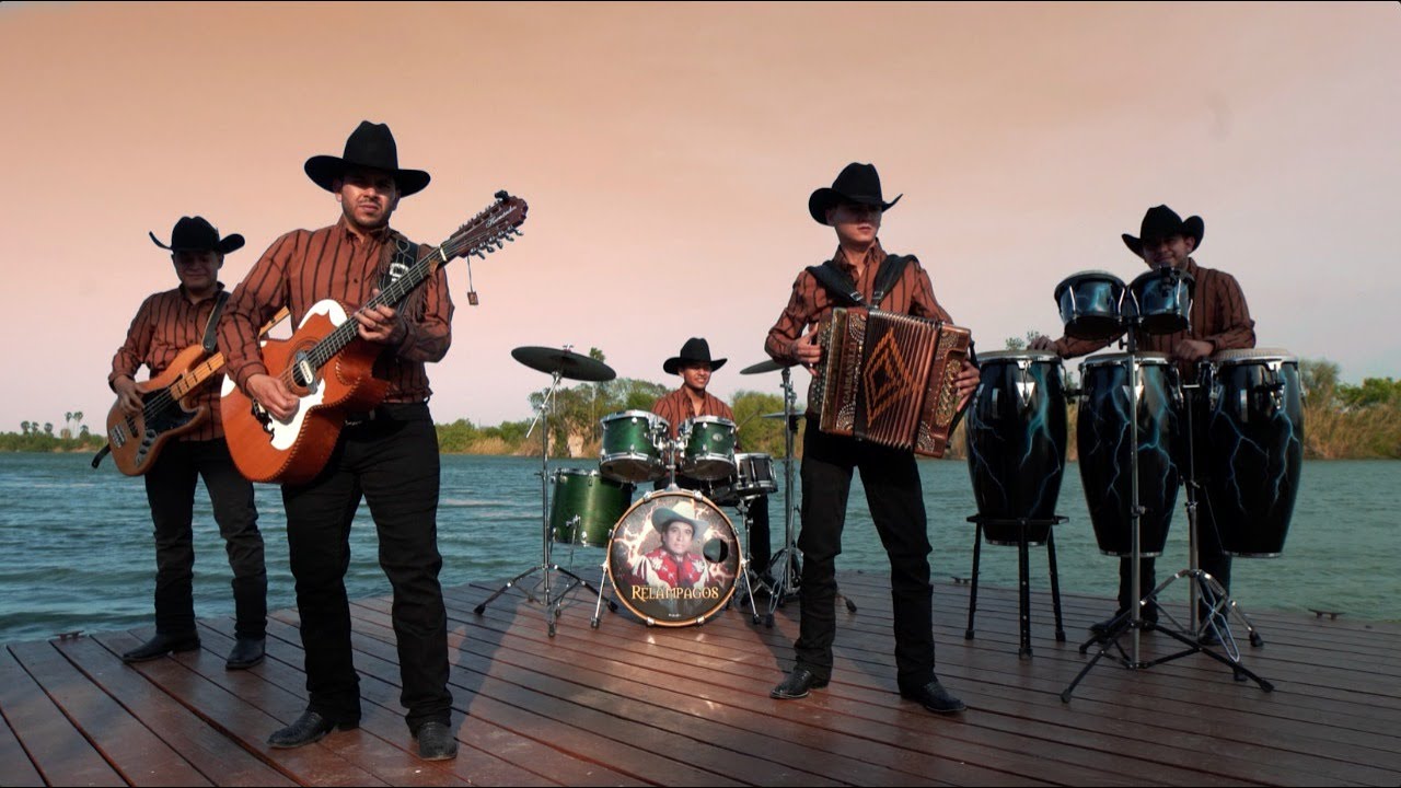 Los Nuevos Relámpagos - Bonita Como Mi Madre ( Video Oficial )