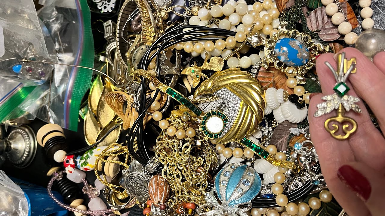 Vintage Jewelry Bag Unbagging ! New bags !!