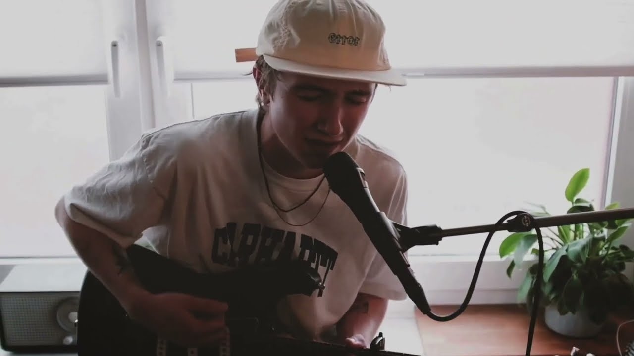 PaultheJudge - Squeaking Chairs (Live)