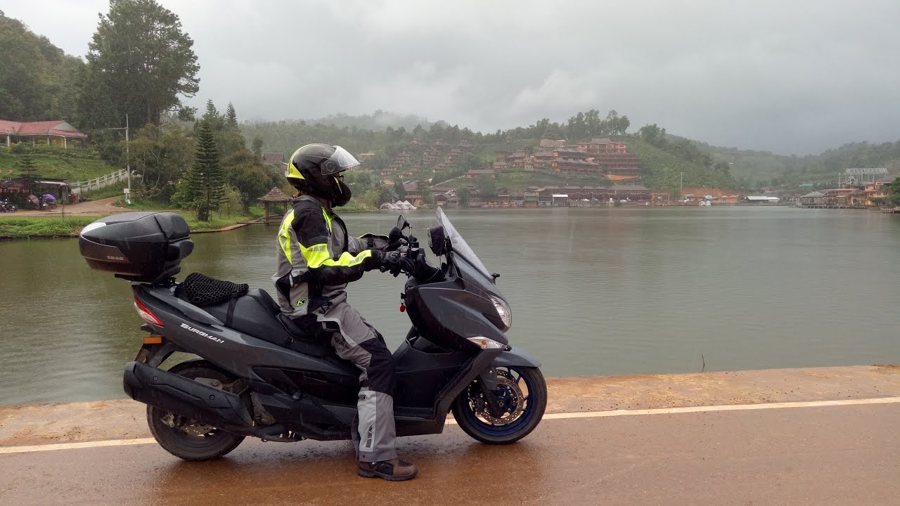 ขี่ scooter ขึ้นบ้านรักไทยหน้าฝน..มารับประกาศ 4088 โค้งจาก ททท. Rainy trip to Ban Rak Thai