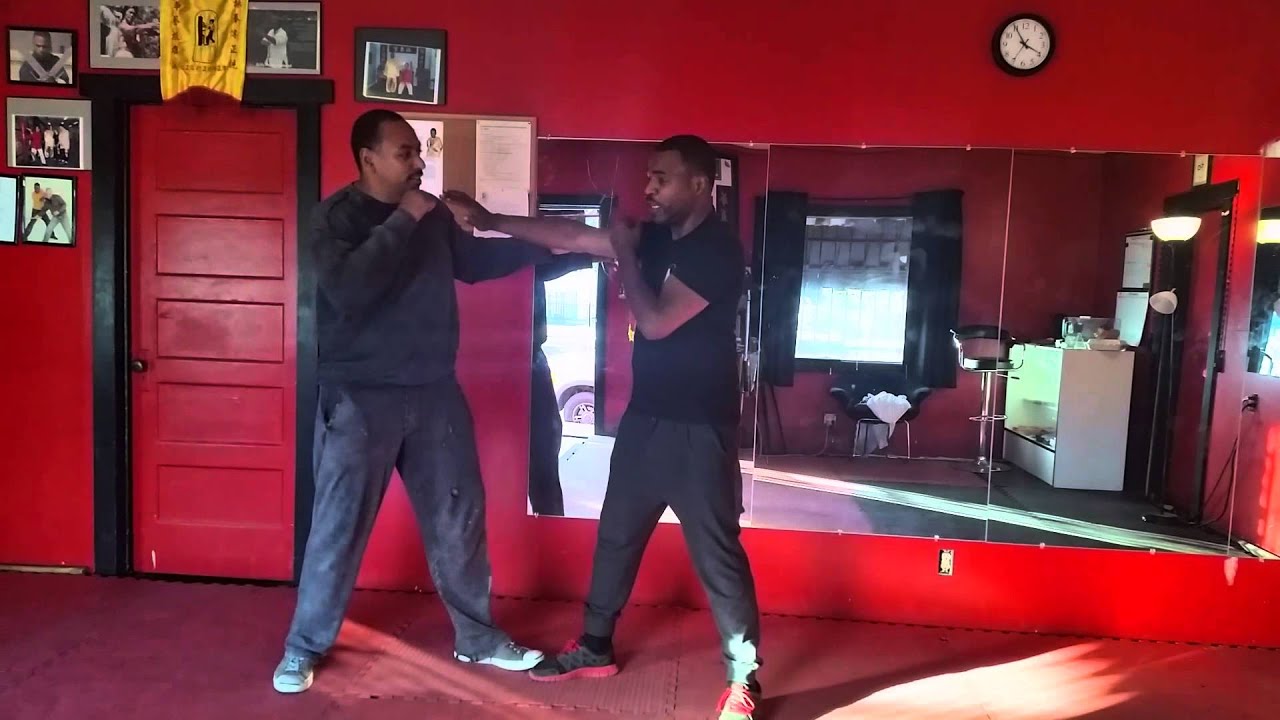 Wing Chun vs the Hook punch