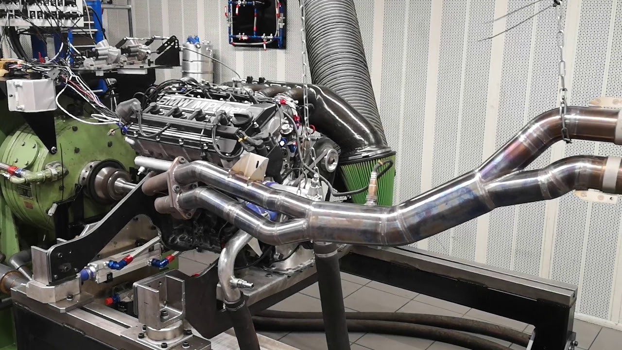 BMW M3 S14 GrA LORRTEC on the dyno for mapping -Sounds great !!!