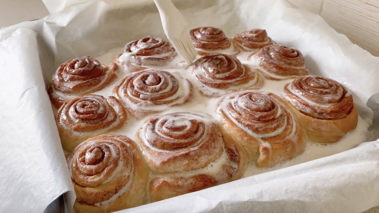 Delicious Cinnabons With Coconut Cream / Cinnamon Rolls At Home