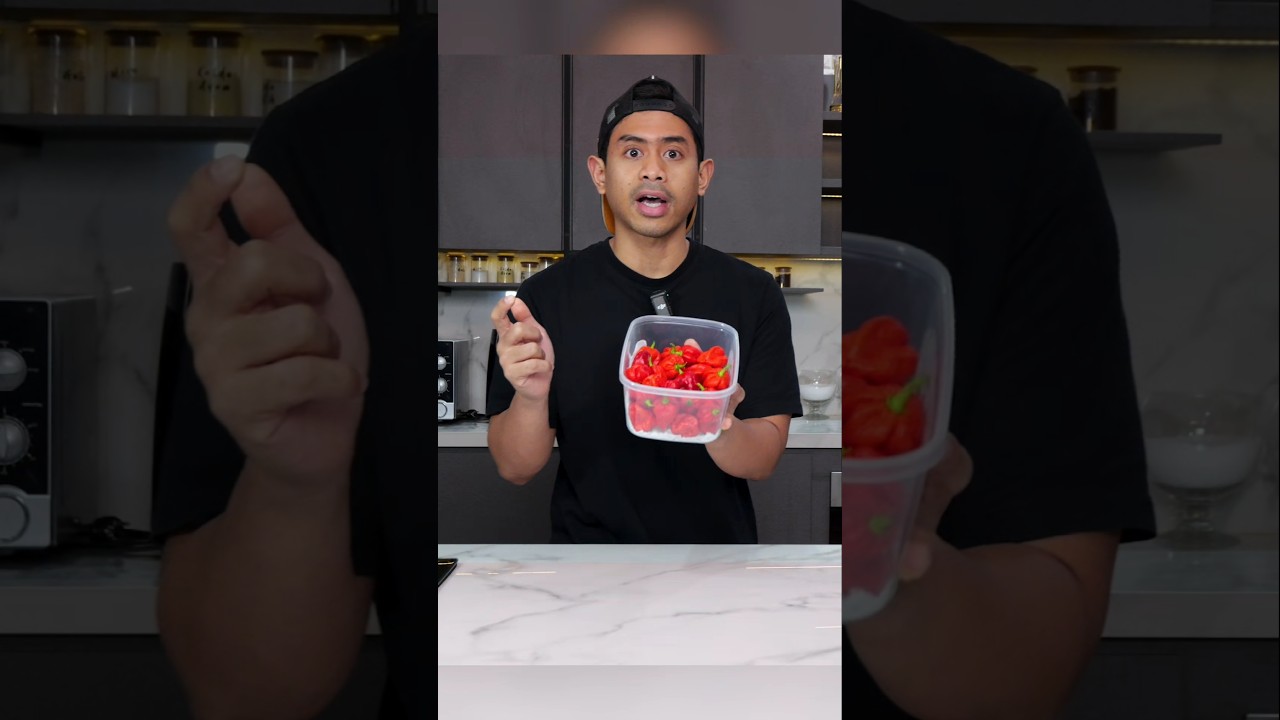 Makan cabe terpedas di Indonesia.