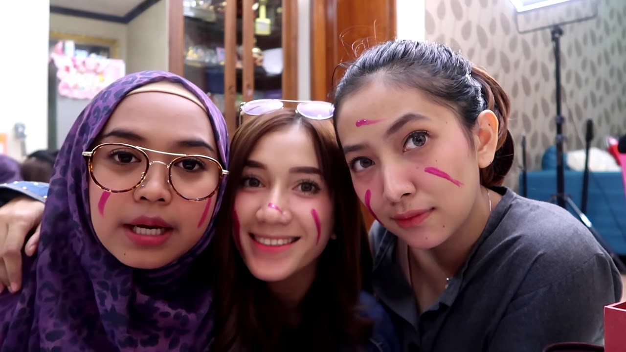 KAGET LIAT ISI KADO UNTUK RICIS !!!! maaf ini video paling rusuh   YouTube