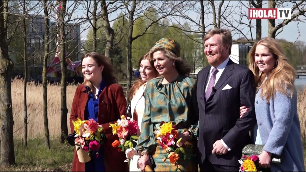 Máxima de Holanda ha sido eclipsada por los elegantes looks de sus tres hijas | ¡HOLA! TV