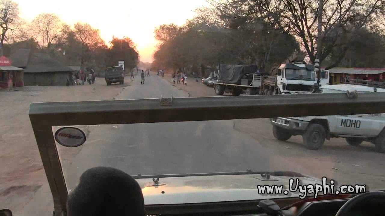 Arriving in South Luangwa - Mfuwe Zambia - Canon Legria HF M46
