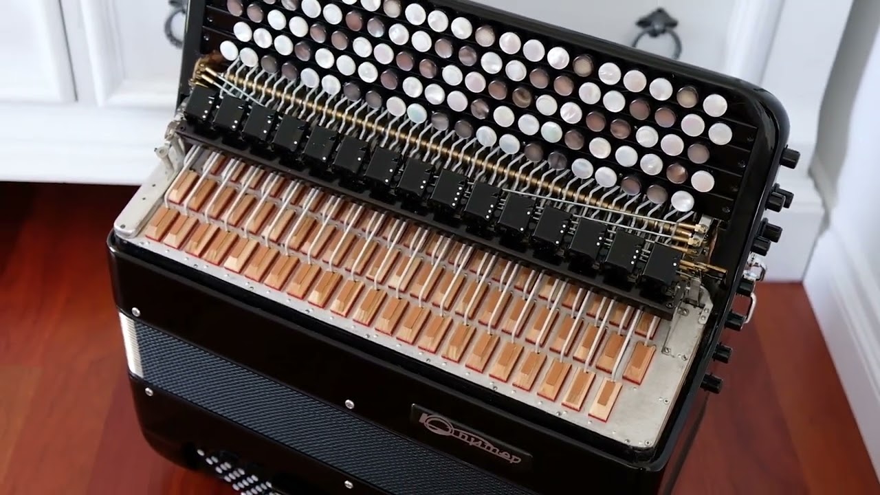 Detailed demonstration of Jupiter Chromatic accordion. Voices by A. Arapov. Hi-res video in 4K.