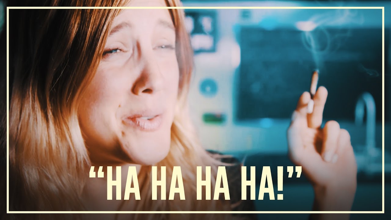Nellie smokes hash (hashish) | Drugslab