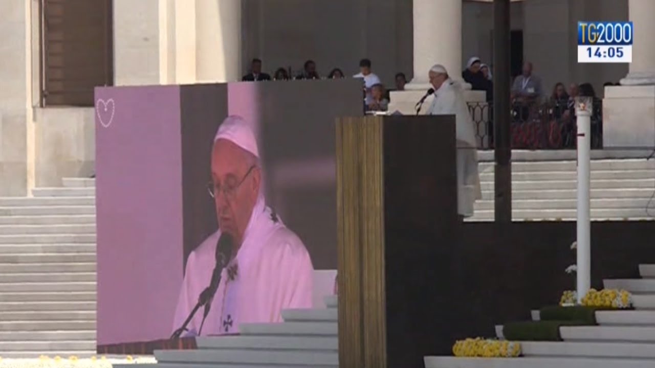 Fatima, Papa Francesco proclama santi i due pastorelli Francisco e Giacinta