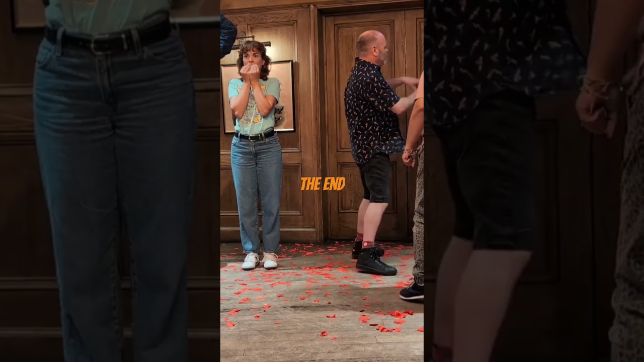 Pretending to be a statue #comedy #improvcomedy #comedyvideos #funny #improvisedcomedy #improvshow