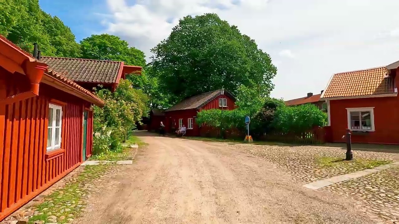 Lidköping walk around looking at old houses 4k