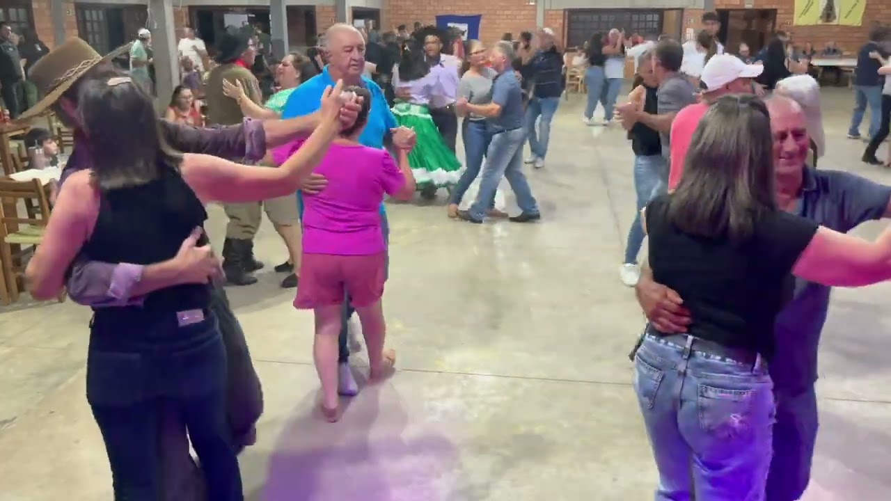Gabriel Pasa   forró baile em Francisco beltrão no CTG Recordando os pagos